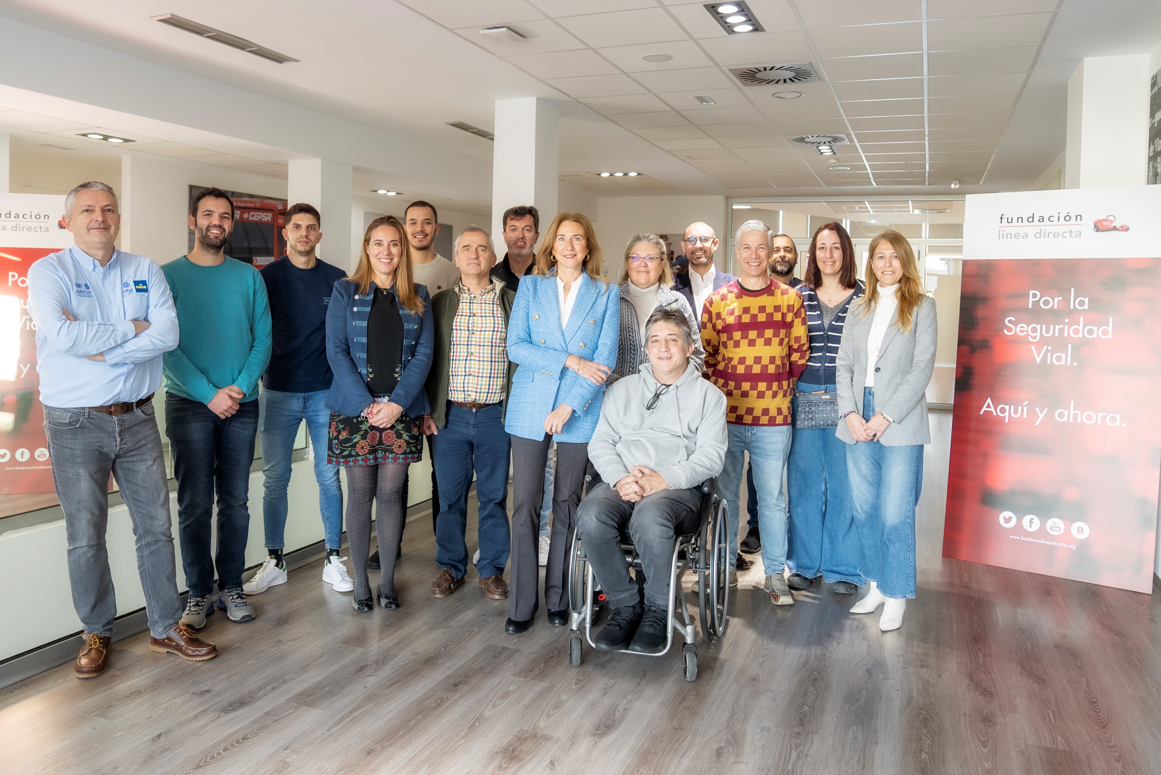 Mar Garre con los docentes desempleados que realizan el curso de Seguridad Vial