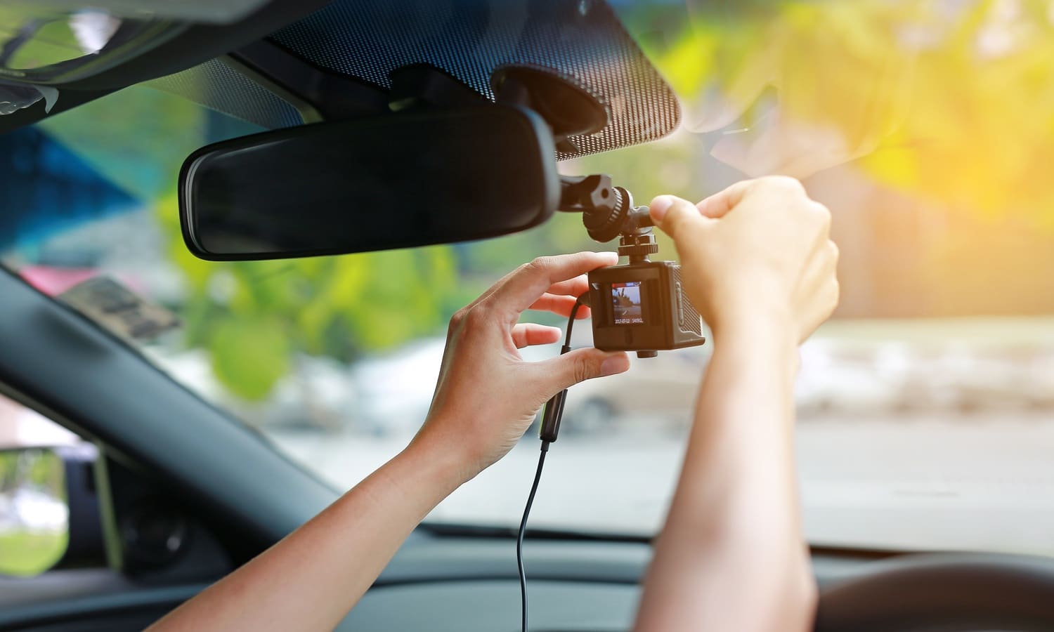 Se puede grabar con una cámara desde el coche?