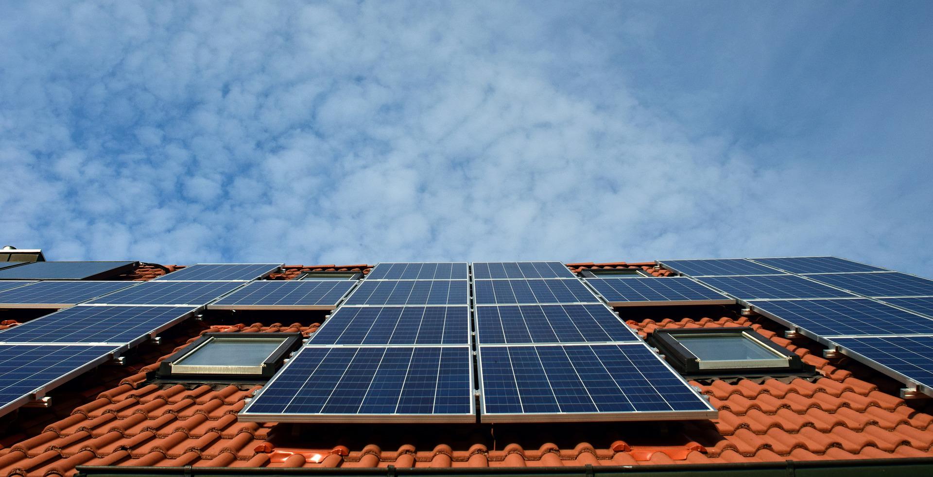 Precio de instalación de placas solares en una vivienda unifamiliar